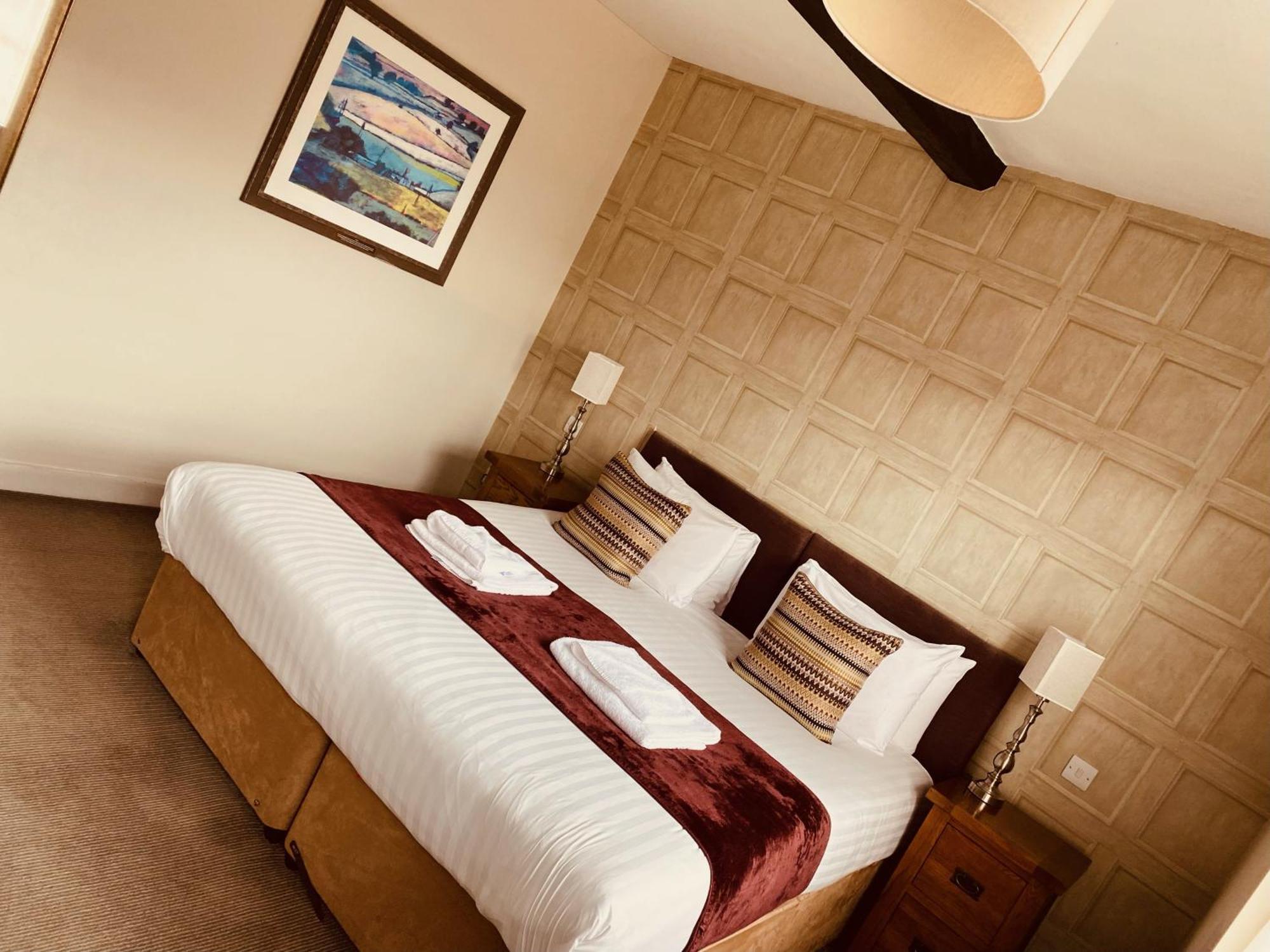 The Talbot Hotel 레드베리 외부 사진