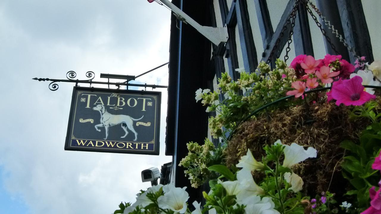 The Talbot Hotel 레드베리 외부 사진