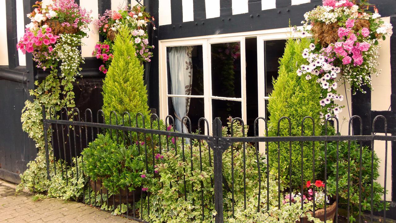 The Talbot Hotel 레드베리 외부 사진