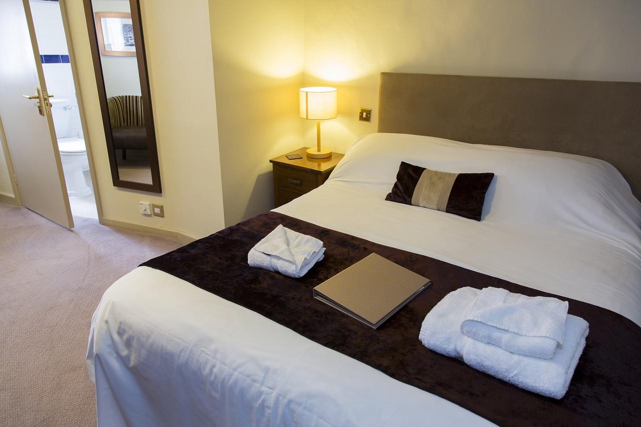 The Talbot Hotel 레드베리 외부 사진